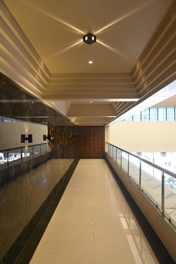 סוראט Hotel Privya Rooms And Banquet מראה חיצוני תמונה