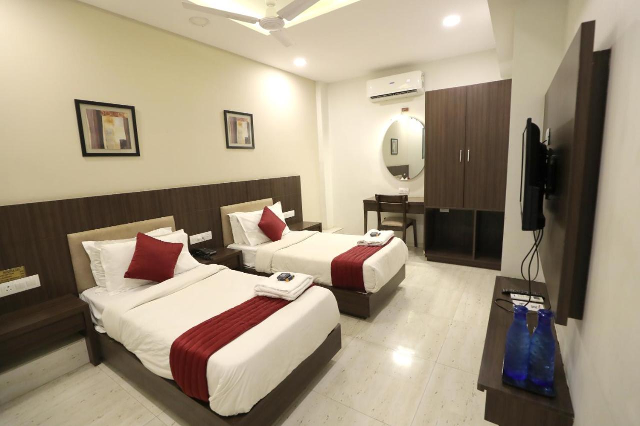 סוראט Hotel Privya Rooms And Banquet מראה חיצוני תמונה