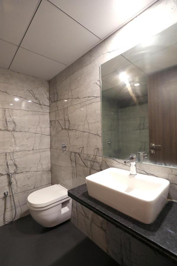 סוראט Hotel Privya Rooms And Banquet מראה חיצוני תמונה