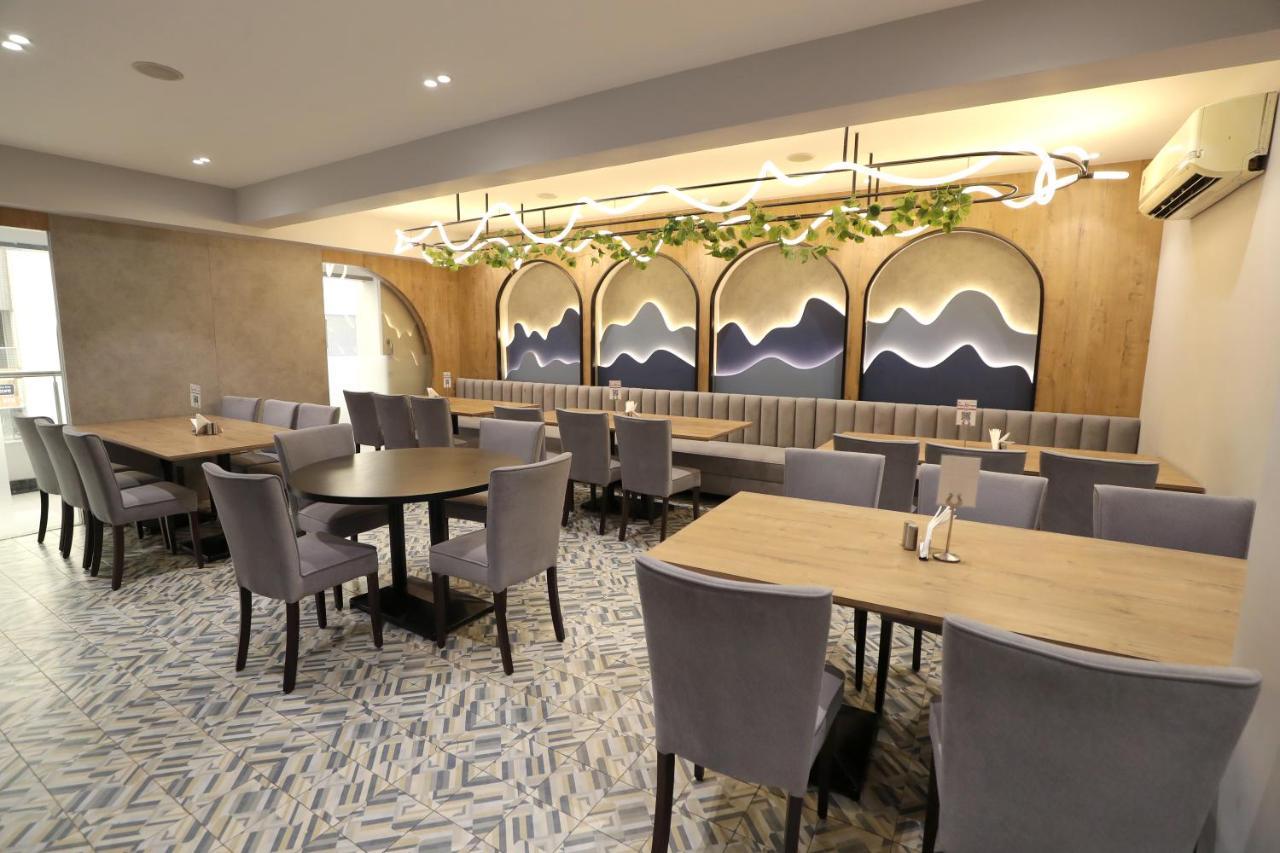 סוראט Hotel Privya Rooms And Banquet מראה חיצוני תמונה